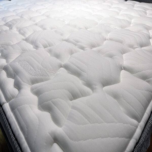salem close up yankee mattress